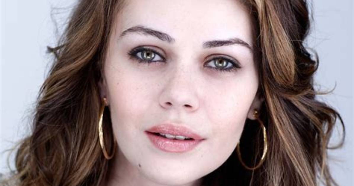 Alexis Dziena Bio, Profession, Marital Status, Wealth, Net Worth