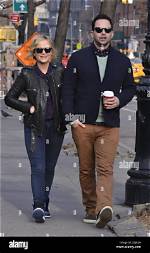 Amy Poehler and Nick Kroll: a Comprehensive Dive into Their Lives and Careers