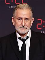 Anthony Lapaglia Net Worth ·