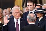 Barron's: Caterpillar Could Crush Trump's Infrastructure Plans