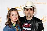 Brad Paisley Wife, Kids, Family, Net Worth, Age, Height