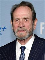 Calculate the Age of Tommy Lee Jones: an Accurate Estimation
