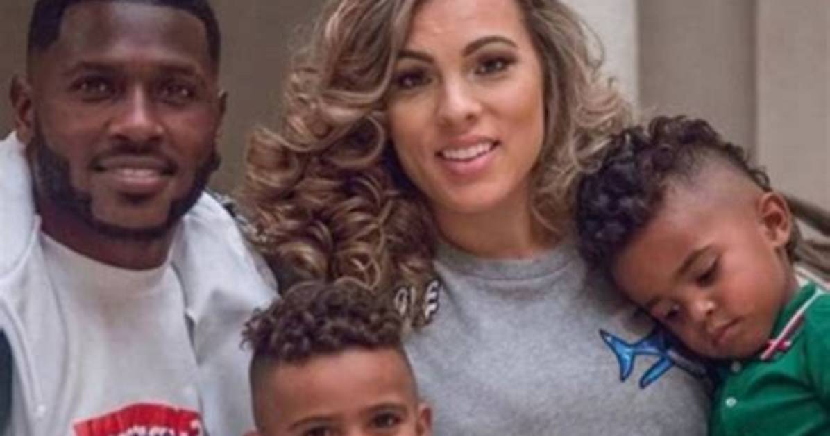 Chelsea Kyriss, Mother of Antonio Brown's Children in Leaked Explicit Snapchat Post, Blasts Him