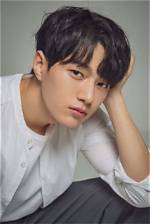 Descubriendo a Kim Myung Soo Y Su Novia Actual: Amor En El Ojo Público