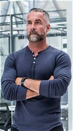 Discovering the Current Residence of Jay Harrington