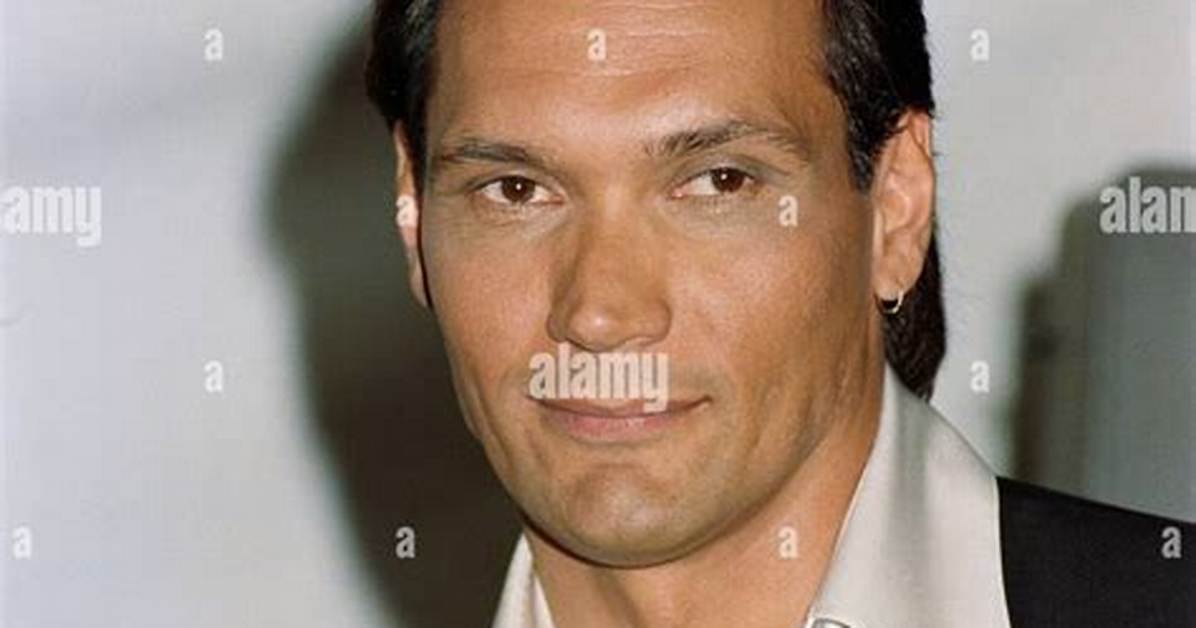 "East New York" Actor Jimmy Smits Confesses He Doesn't Like Procedural Shows