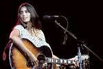 Emmylou Harris Bio (Wiki) | Jivevib