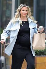 Gemma Atkinson Shows off Her Baby Bump as She Deadlifts in Tough Workout |