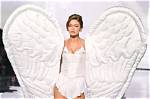 Gigi Hadid: Secret Fashion Runway Weapon. .. Her Nipple!
