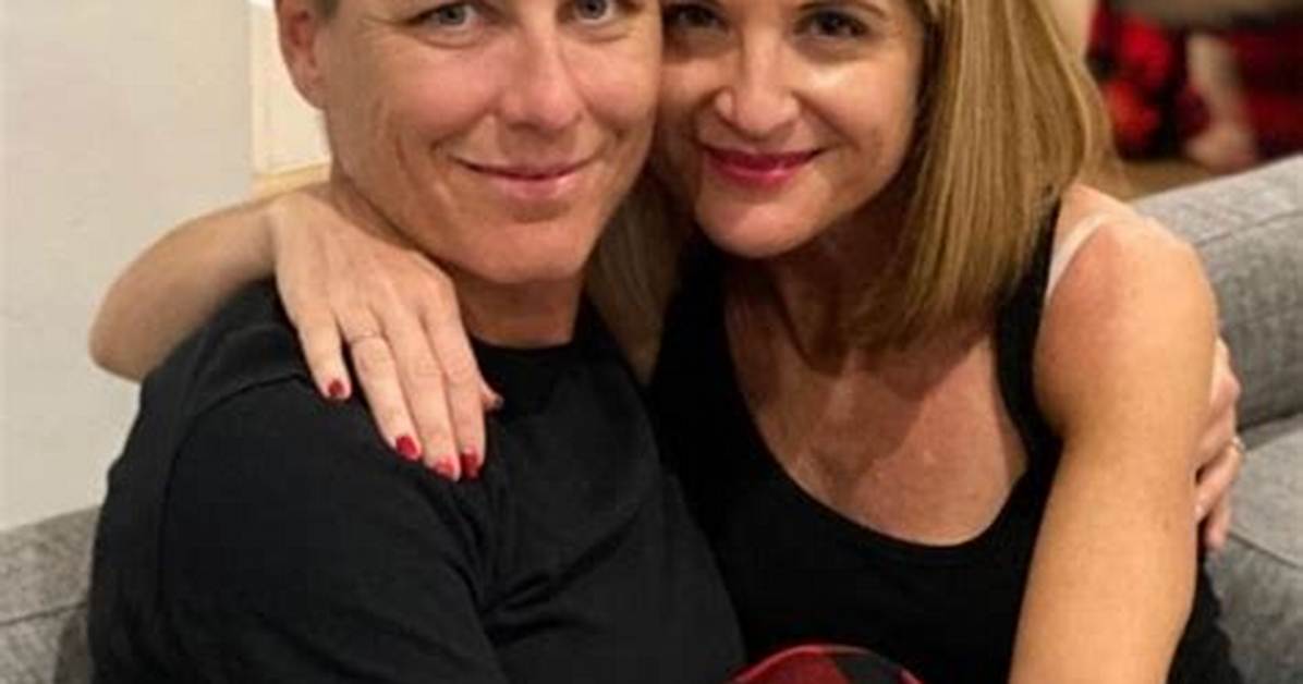 Glennon Doyle Height, Weight, Family, Spouse, Education, Biography