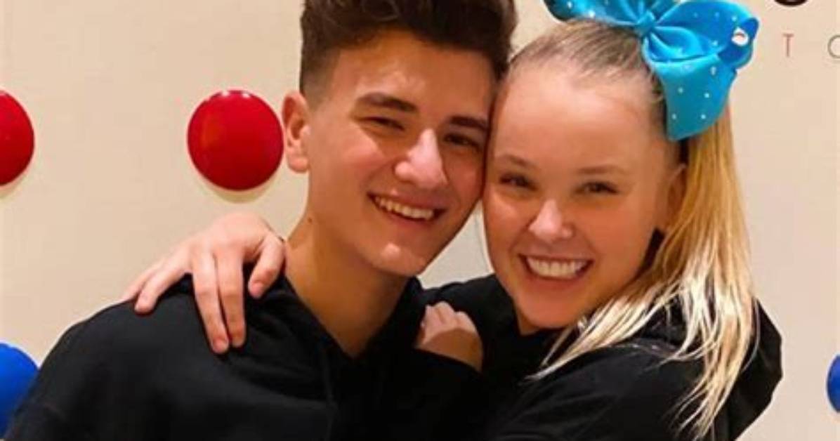 Is American Dancer Jojo Siwa Pregnant? Girlfriend Pregnancy Facts and Sexuality Discussed