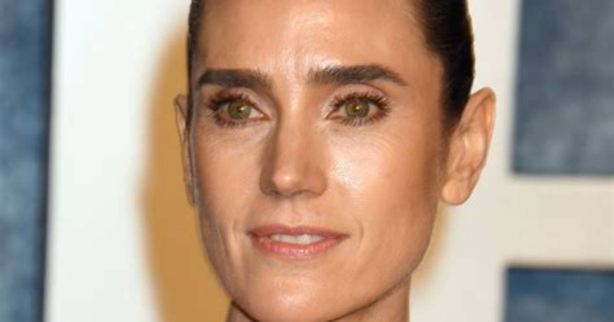 Jennifer Connelly's Towering Height: Unveiling Her Stature