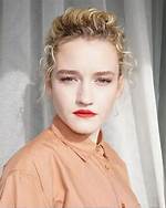 Julia Garner - Bio, Career, Age, Net Worth, Height, Facts |