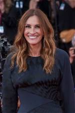 Julia Roberts Explains Why She Shared Photo of Twins ·
