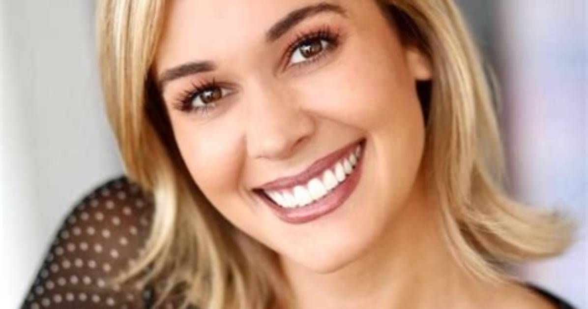 Lauren Compton Net Worth 2024 ·