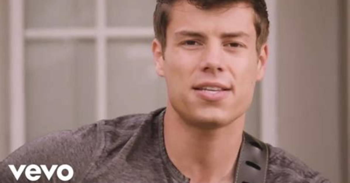 Lawson Bates Drops Music Video for Past the Past with Sadie Robertson Celeb Secrets Countr