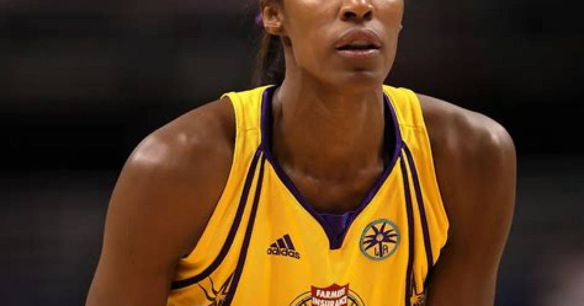 Lisa Leslie: a Trailblazer in Women's Basketball