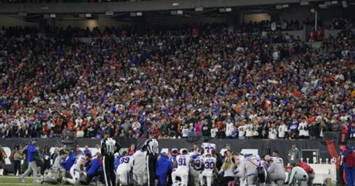 Nfl Game Postponed Afterbuffalo Bills Playerdamar Hamlin Collapses, Suffers Cardiac Arrest |
