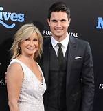 Robbie Amell Parents Jo and Rob Amell, Siblings and Age Revealed