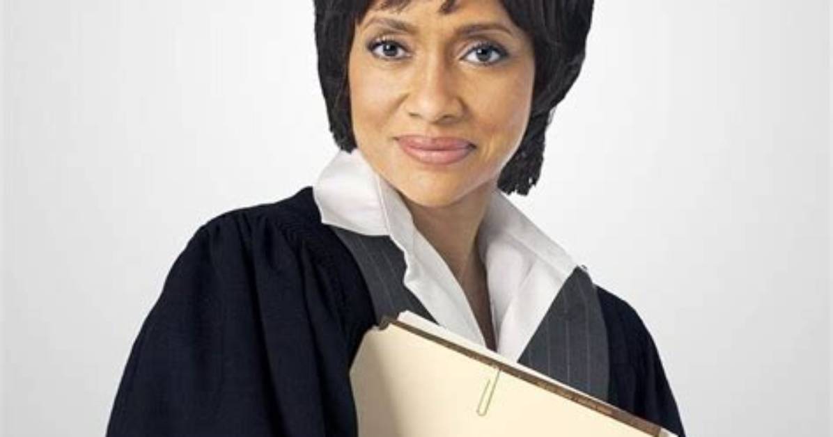 **The Inspiring Journey of Judge Glenda Hatchett: a Beacon of Justice**