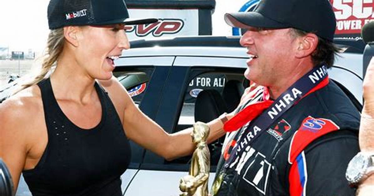 Tony Stewarts Wife Leah Completes Her Racing Tradition One Last Time Beforehistoric Thunder Moun