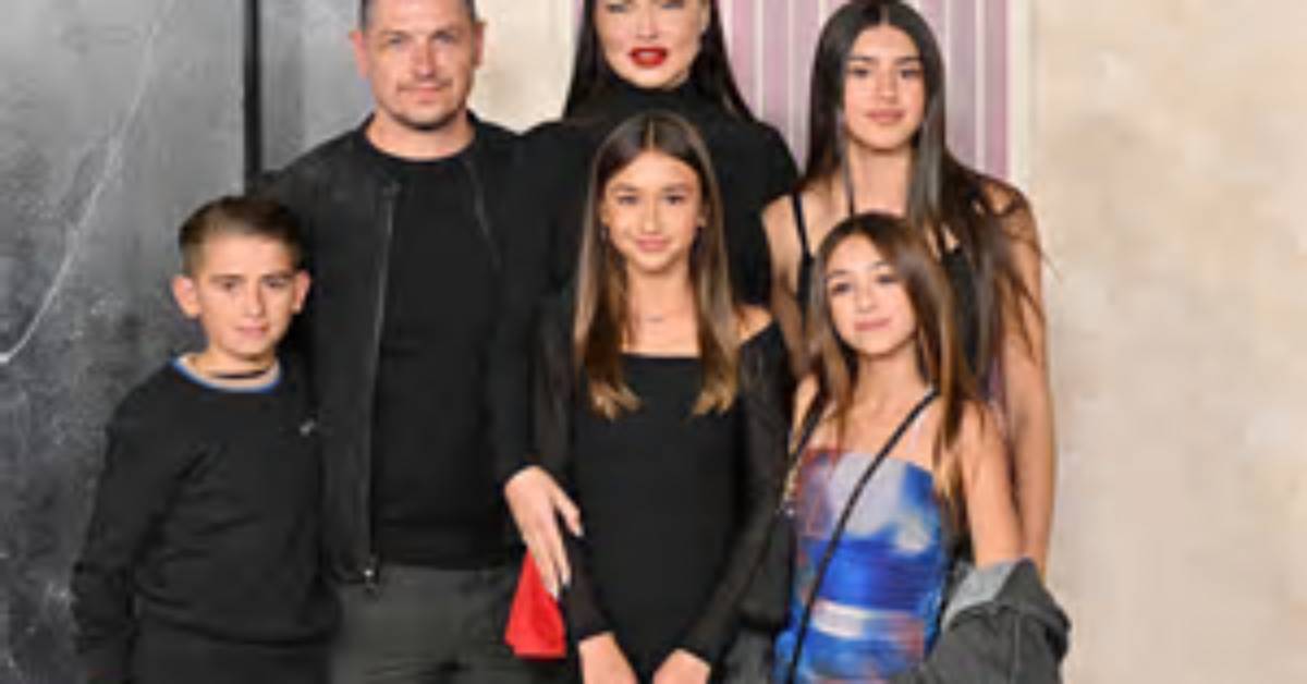 Unveiling Adriana Lima's Family: How Many Children Does She Have?