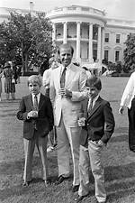 Unveiling Hunter Biden's Wealth, Life, and Physical Attributes