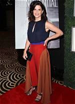 Unveiling the Height of Neve Campbell: How Tall Is She?