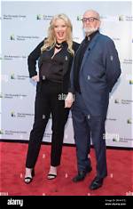 Who Is Melissa Peterman Husband John Brady?