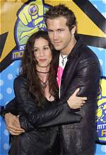 Why Did Alanis Morissette and Ryan Reynolds Break up? Let's Find out ·
