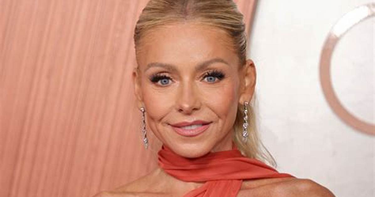 Why Kelly Ripa Is Living with Her Parents